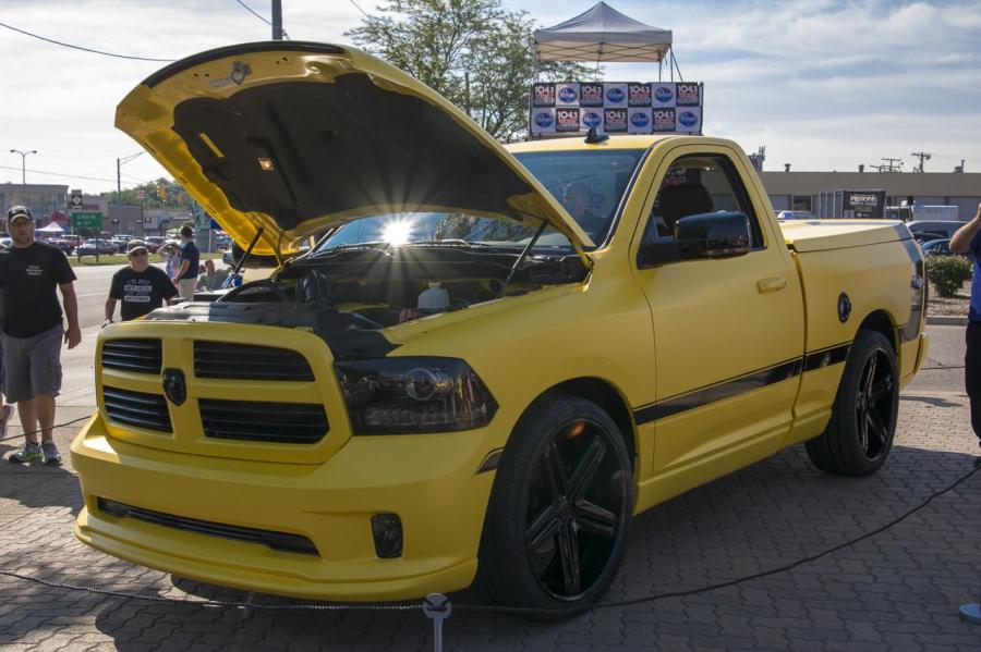  Dodge Ram 1500 Rumble Bee Concept 2013 года  (фото 16 из 19)